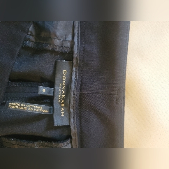 DKNY Dress Pants - Black - Straight Leg - Front Zipper - Size 10. - Picture 2 of 6